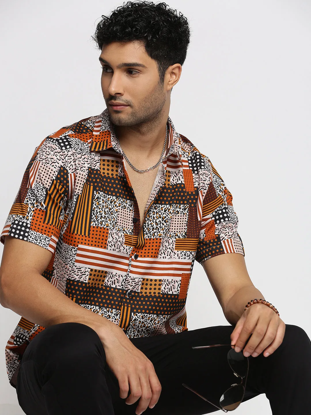 Men Rust Spread Collar Abstract Shirt