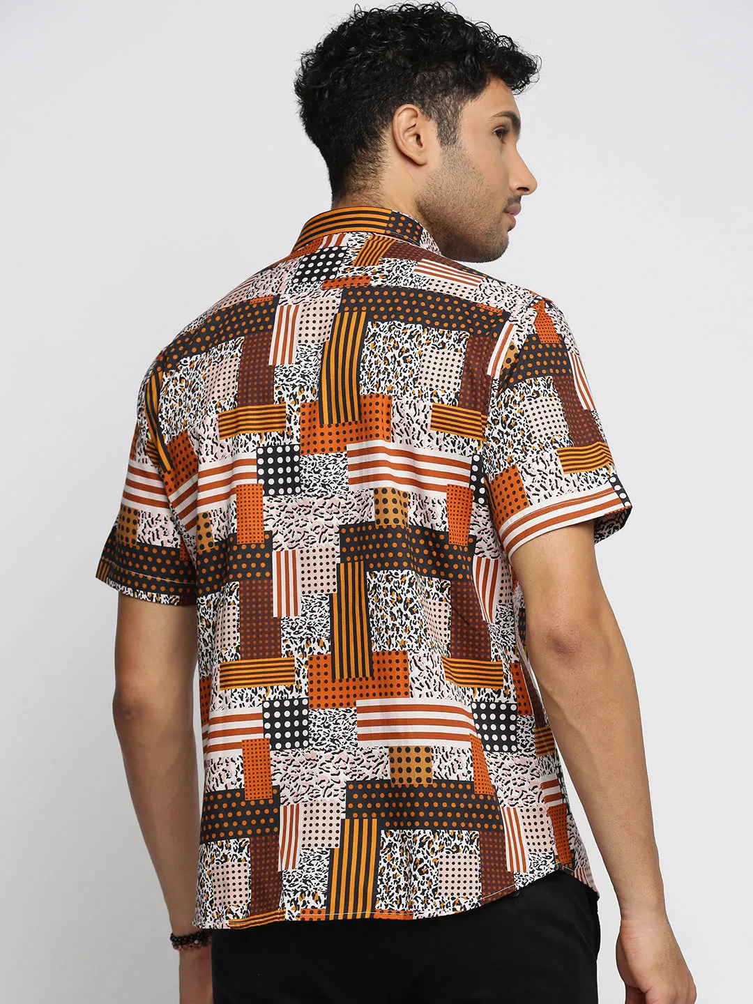 Men Rust Spread Collar Abstract Shirt