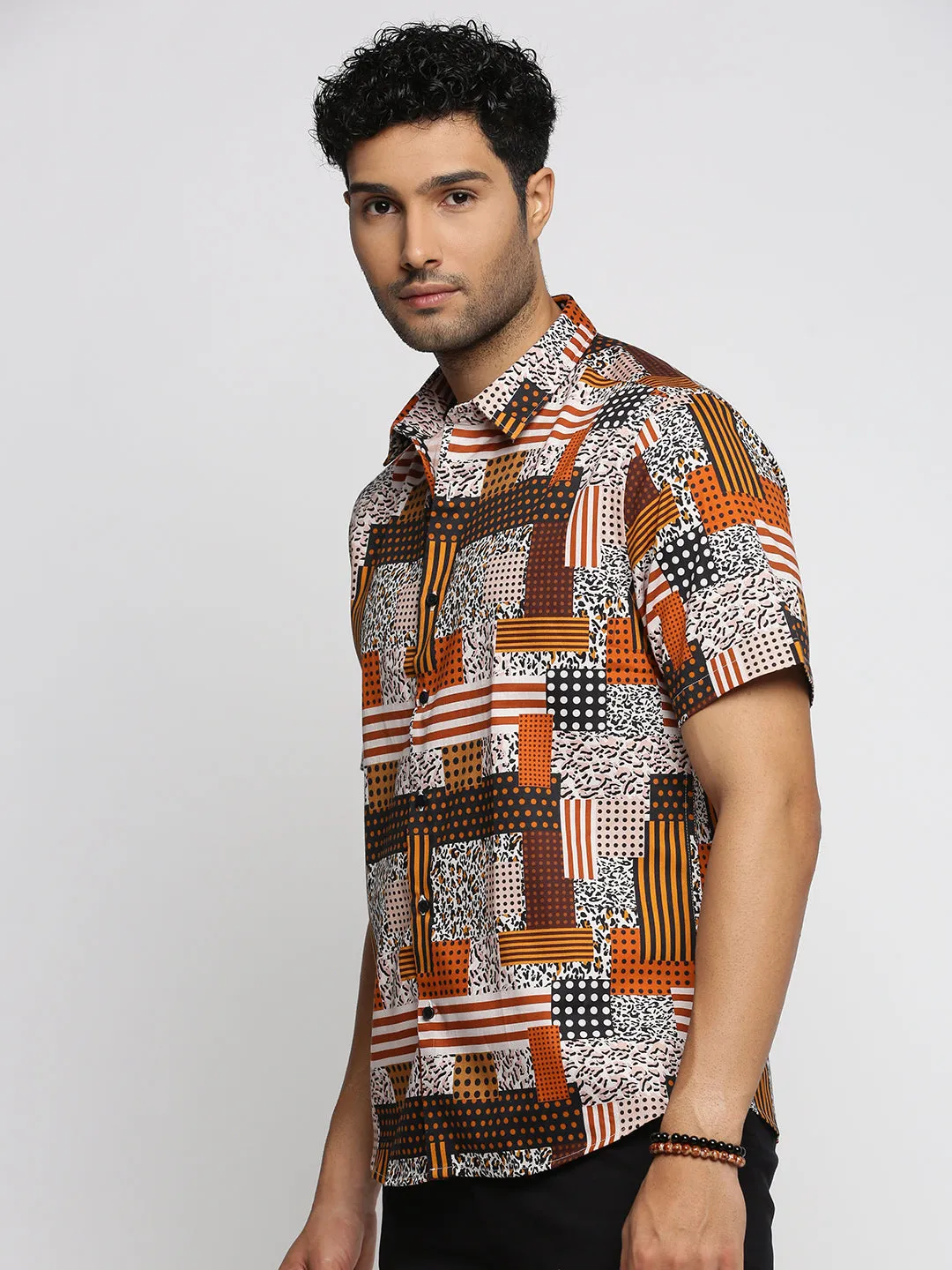 Men Rust Spread Collar Abstract Shirt