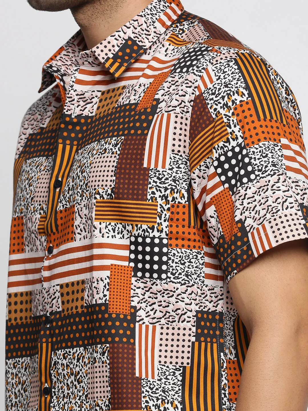 Men Rust Spread Collar Abstract Shirt